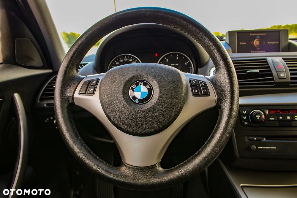 BMW Seria 1 120d DPF - 24