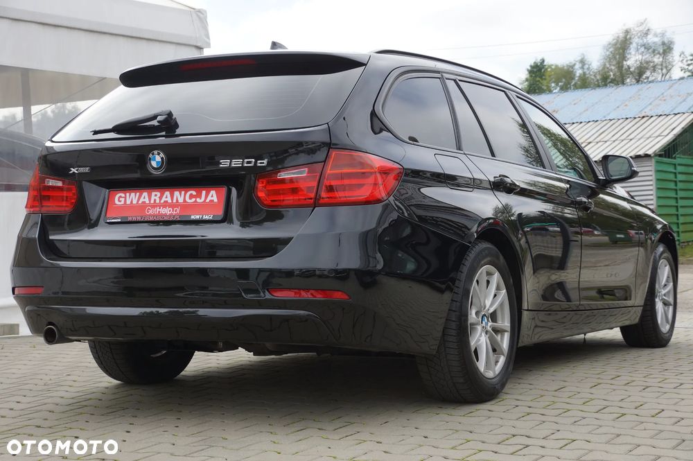 BMW Seria 3 320d Touring xDrive - 9
