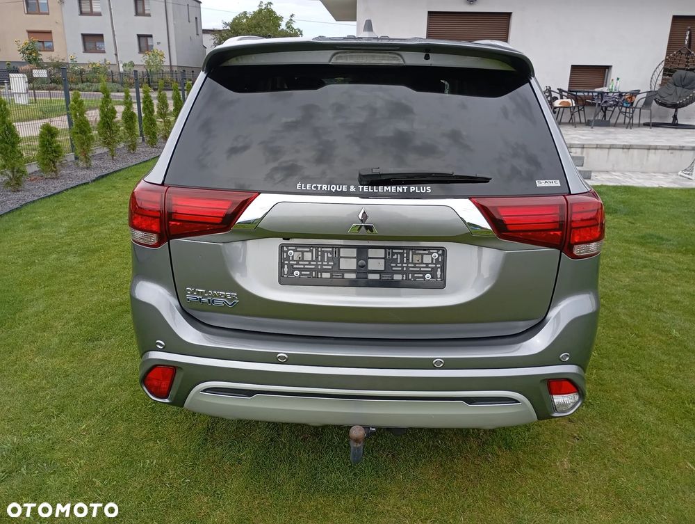 Mitsubishi Outlander - 11