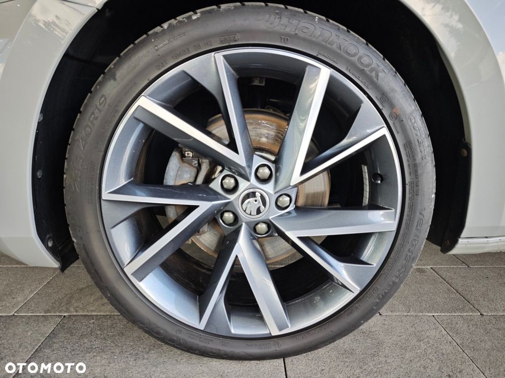 Skoda Superb 2.0 TDI SCR Sportline DSG - 8