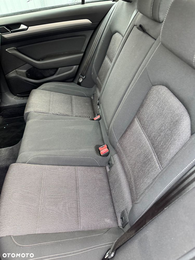 Volkswagen Passat Variant 1.6 TDI (BlueMotion Technology) DSG Comfortline - 14