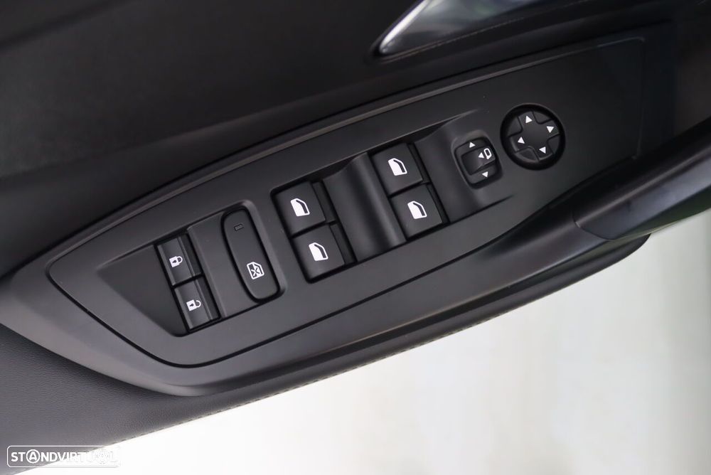 Peugeot 308 1.2 PureTech Allure - 20