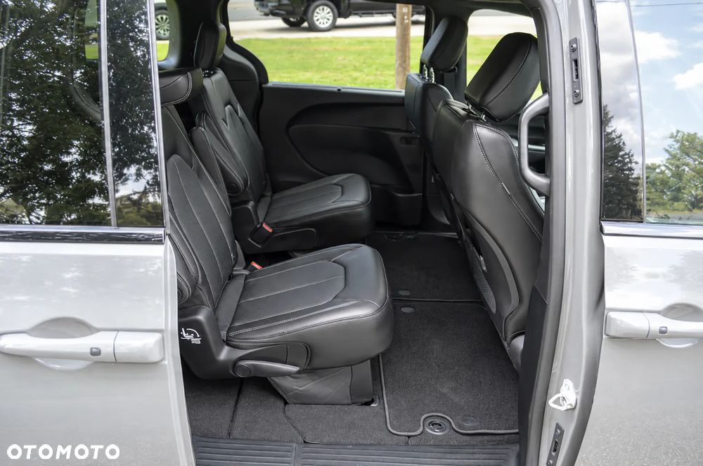 Chrysler Pacifica - 29
