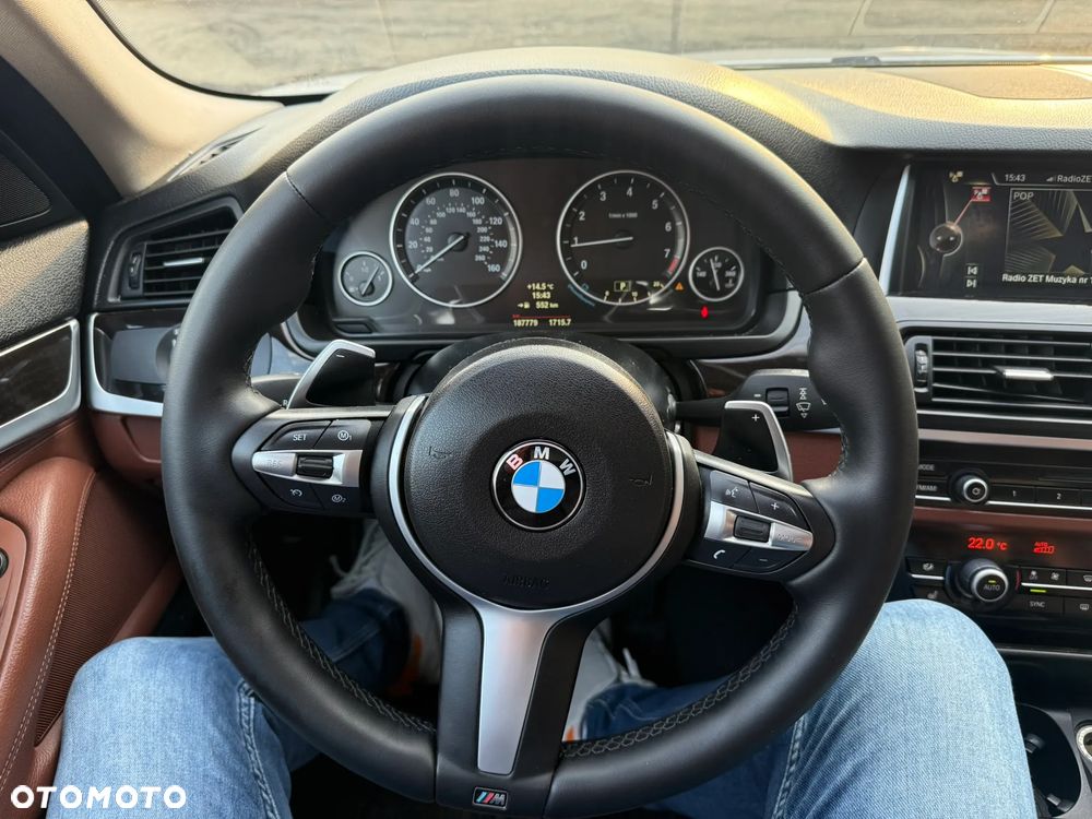 BMW Seria 5 528i xDrive - 14