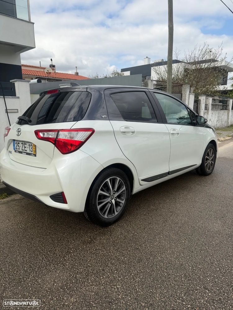 Toyota Yaris 1.0 VVT-i 20 Anos - 3