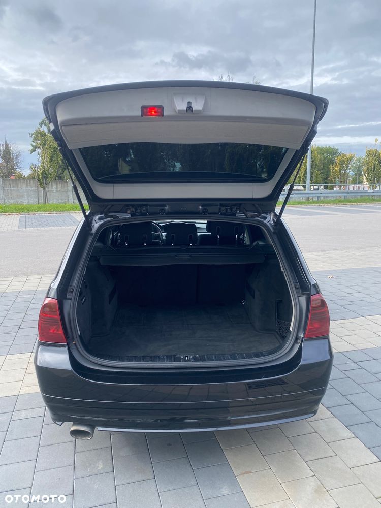 BMW Seria 3 320d DPF Touring - 9