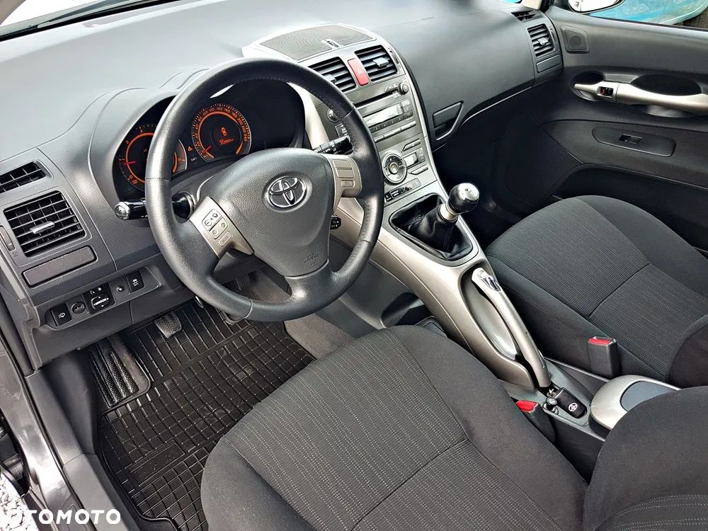 Toyota Auris 2.0 D-4D Executive - 10