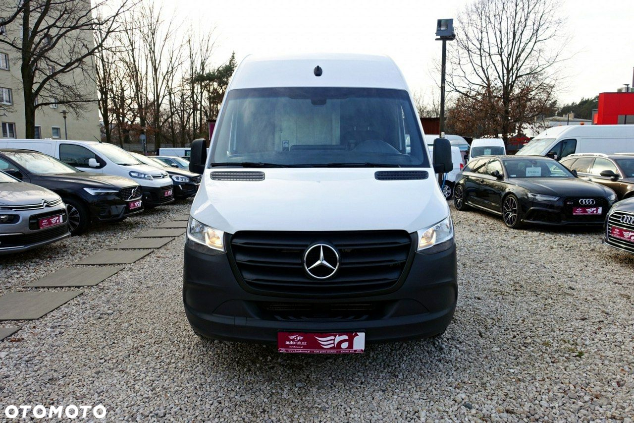 Mercedes-Benz Sprinter - 2