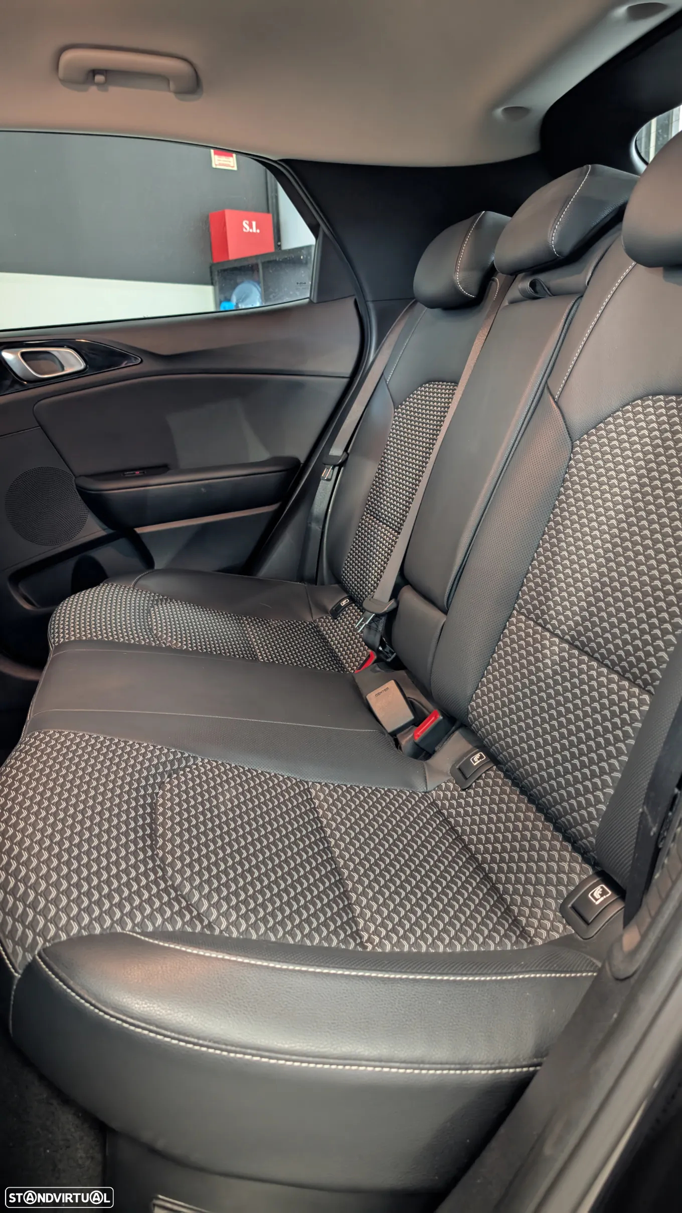 Kia XCeed 1.6 GDi PHEV Drive - 17