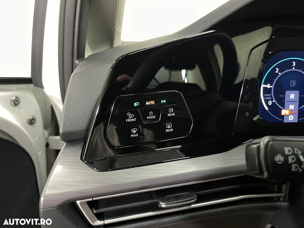 Volkswagen Golf - 24