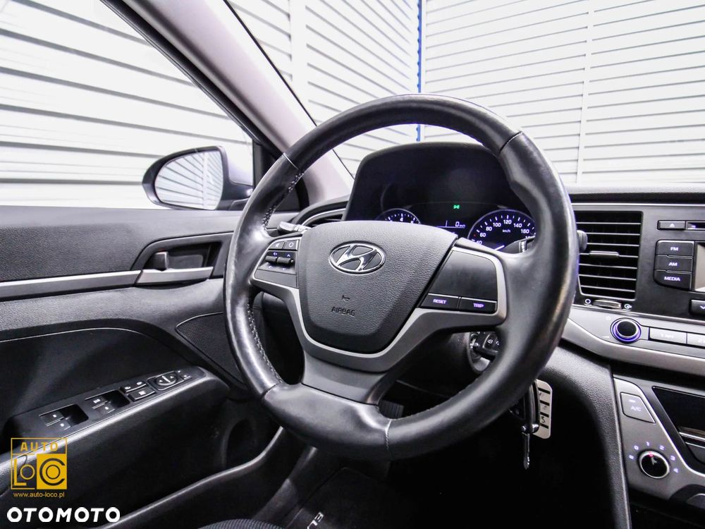 Hyundai Elantra 1.6 Comfort - 21