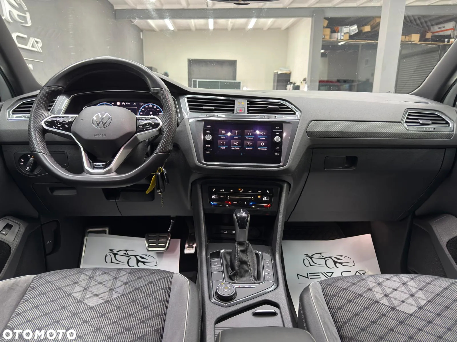 Volkswagen Tiguan 2.0 TDI SCR 4MOTION DSG R-Line - 12