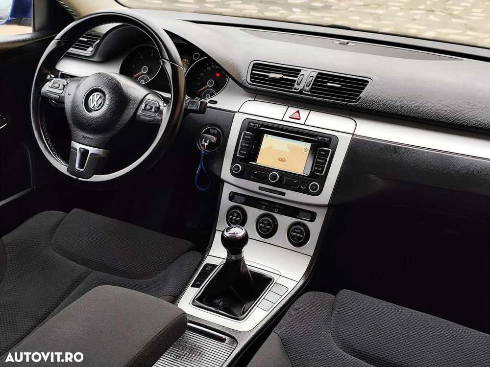 Volkswagen Passat - 11