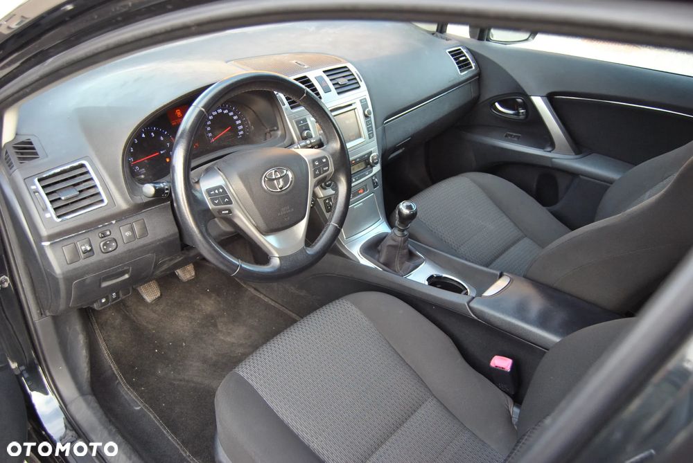 Toyota Avensis 1.8 Premium EU5 - 18