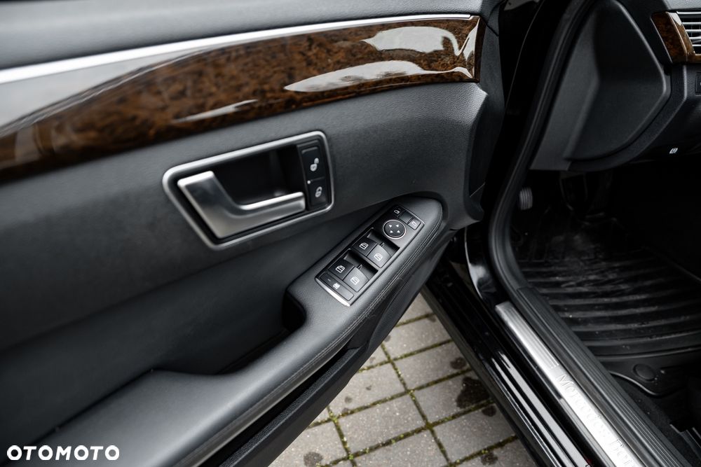 Mercedes-Benz Klasa E 300 BlueTEC HYBRID 7G-TRONIC Avantgarde - 15