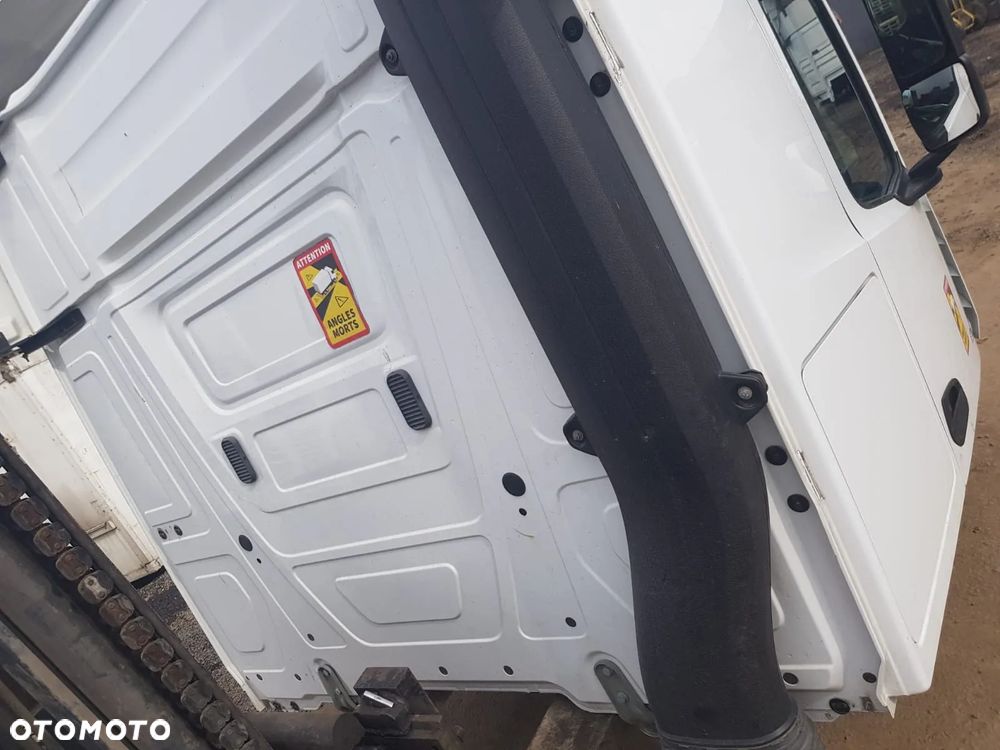 KABINA MERCEDES ACTROS MP4  Classic Space - 8