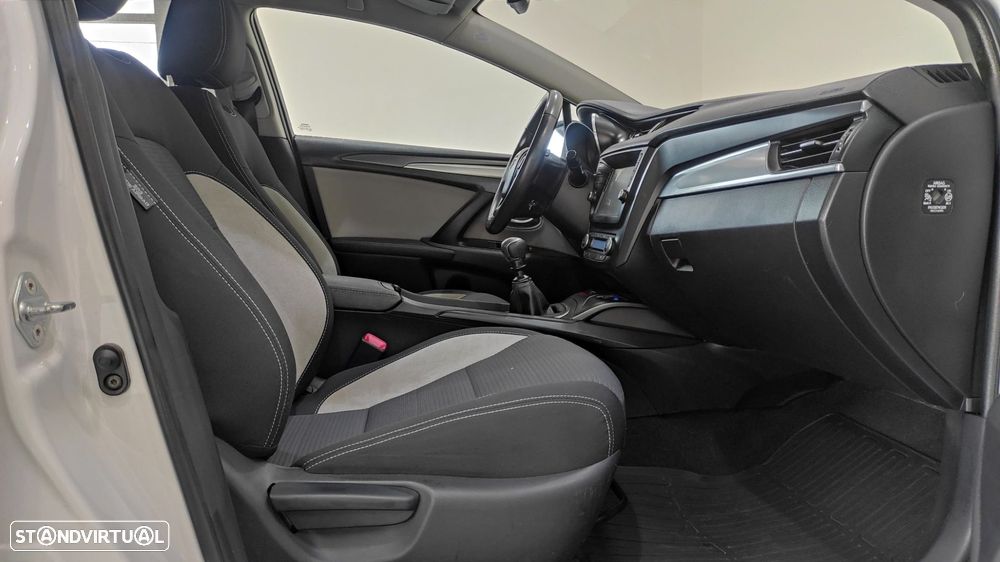 Toyota Avensis Touring Sports 2.0 D-4D Exclusive+GPS - 25