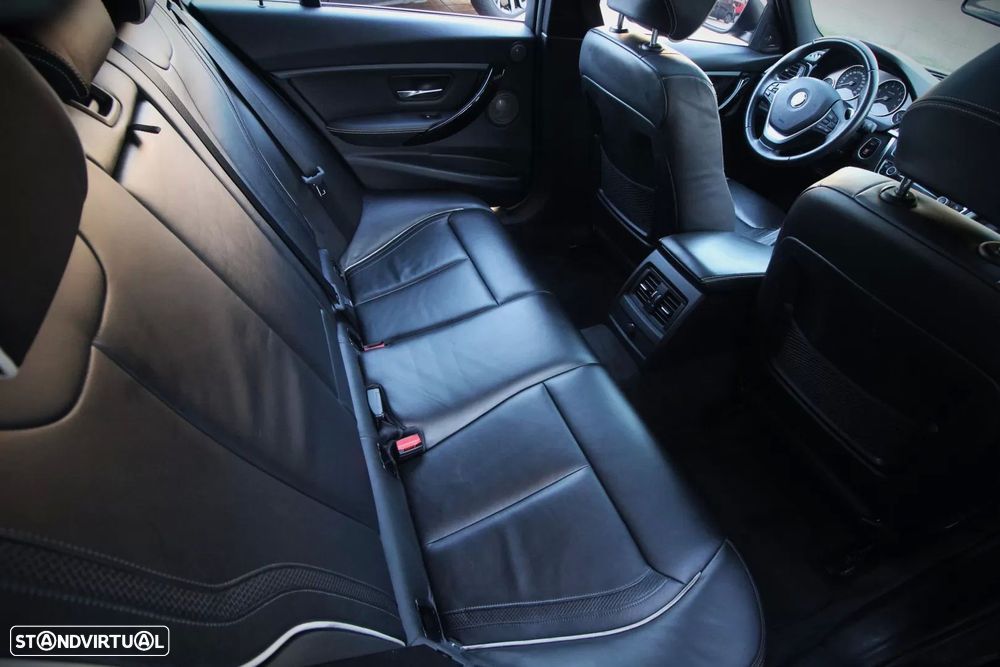 BMW 335 i xDrive L.Mod.Auto - 34