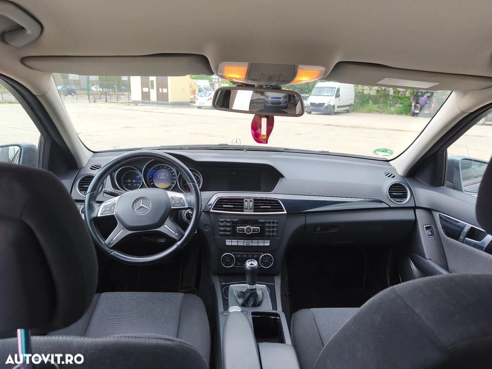 Mercedes-Benz C 180 BlueEFFICIENCY Elegance - 9