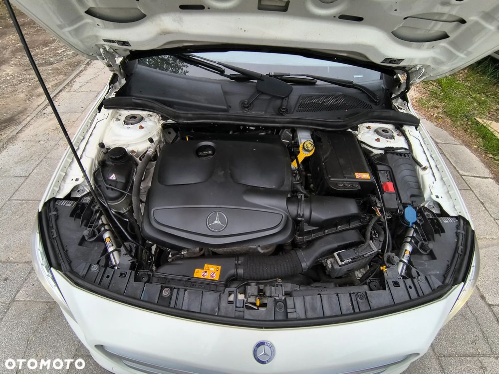 Mercedes-Benz GLA 250 4Matic 7G-DCT Activity Edition - 39
