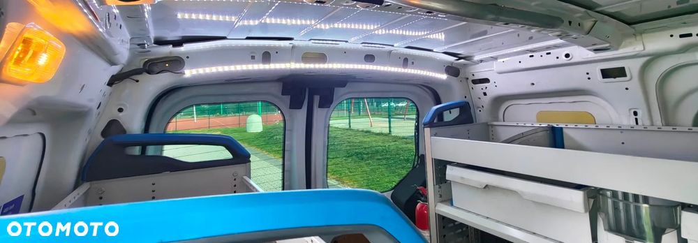 Ford Transit Connect - 18