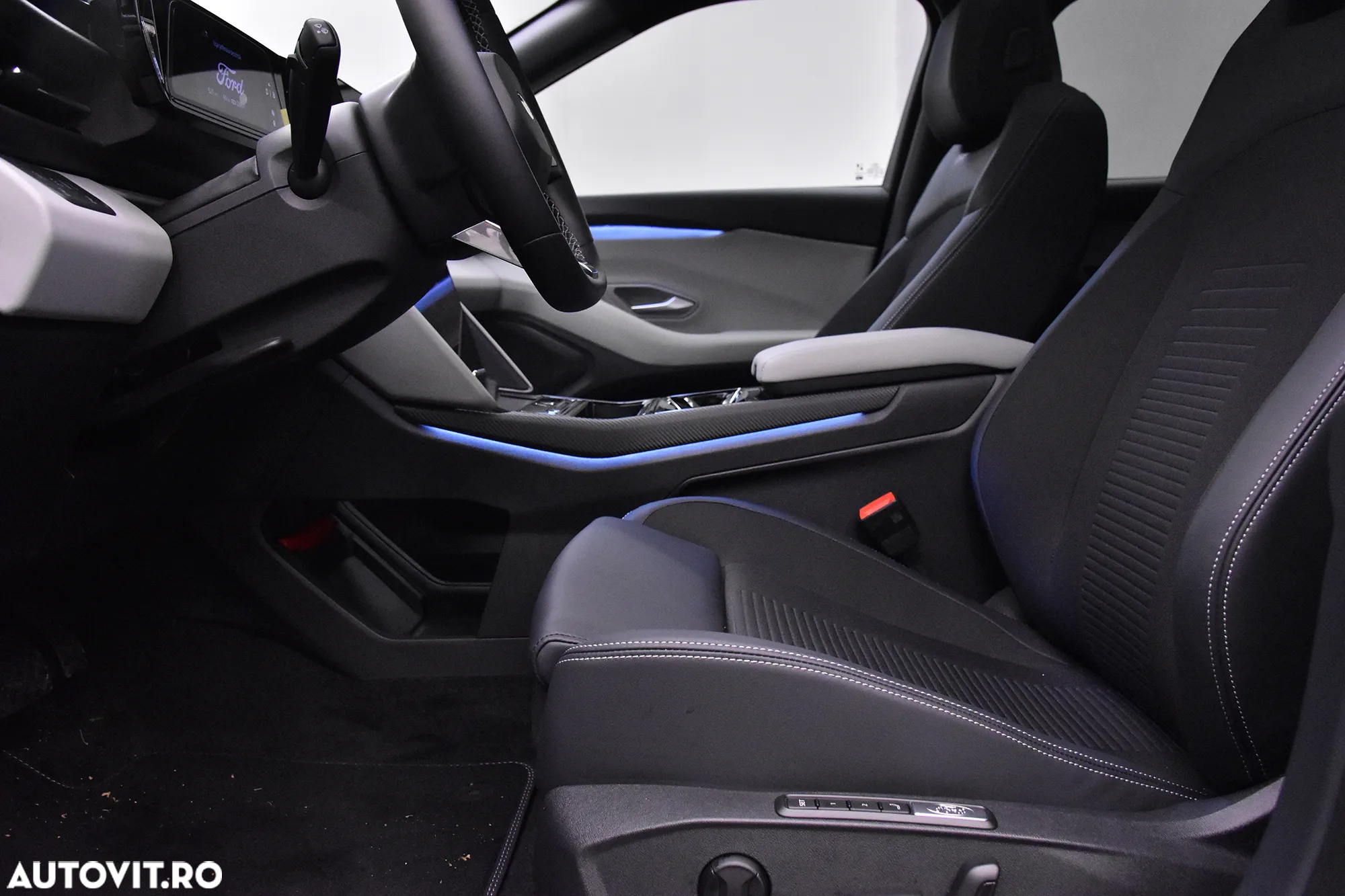 Ford Explorer AWD 79 kWh Extended Range Premium - 21