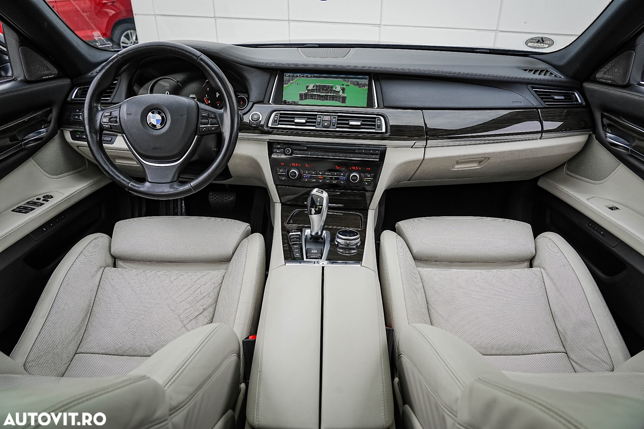 BMW Seria 7 750i xDrive Edition Exclusive - 3