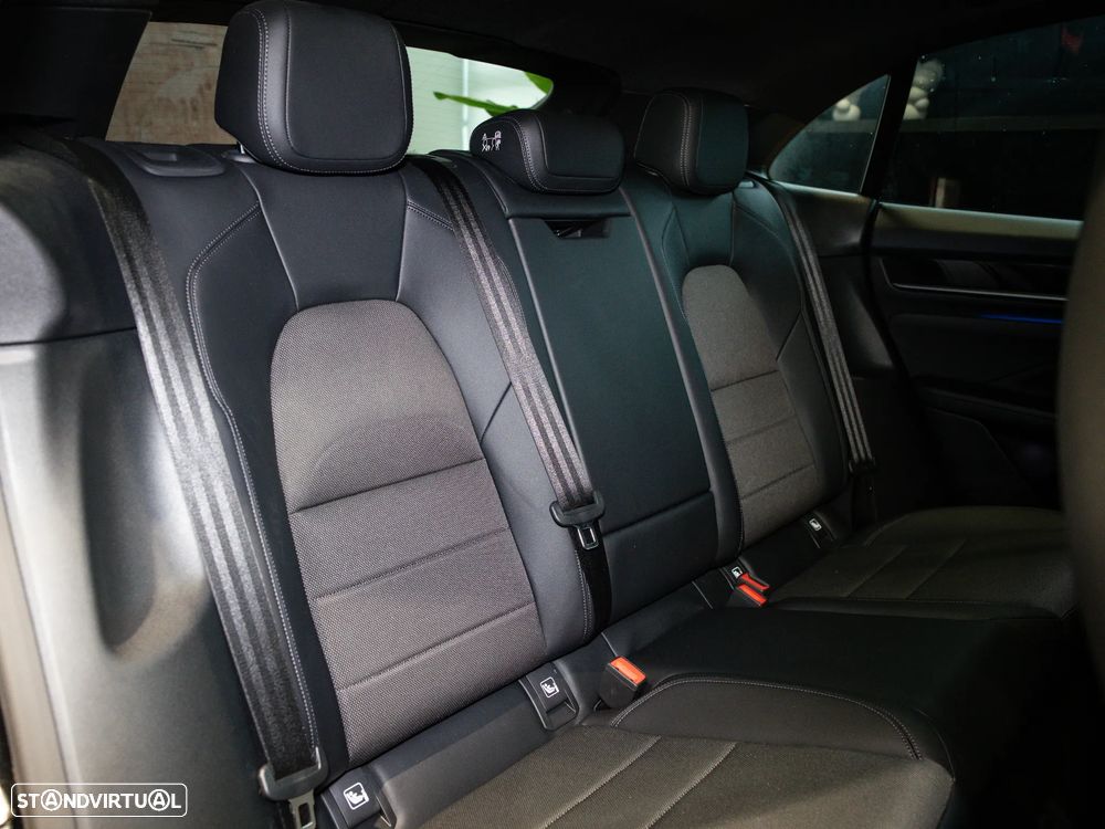 Porsche Macan Electric 4 - 34