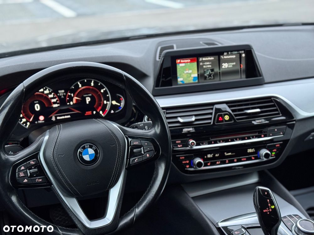 BMW Seria 5 520d - 24