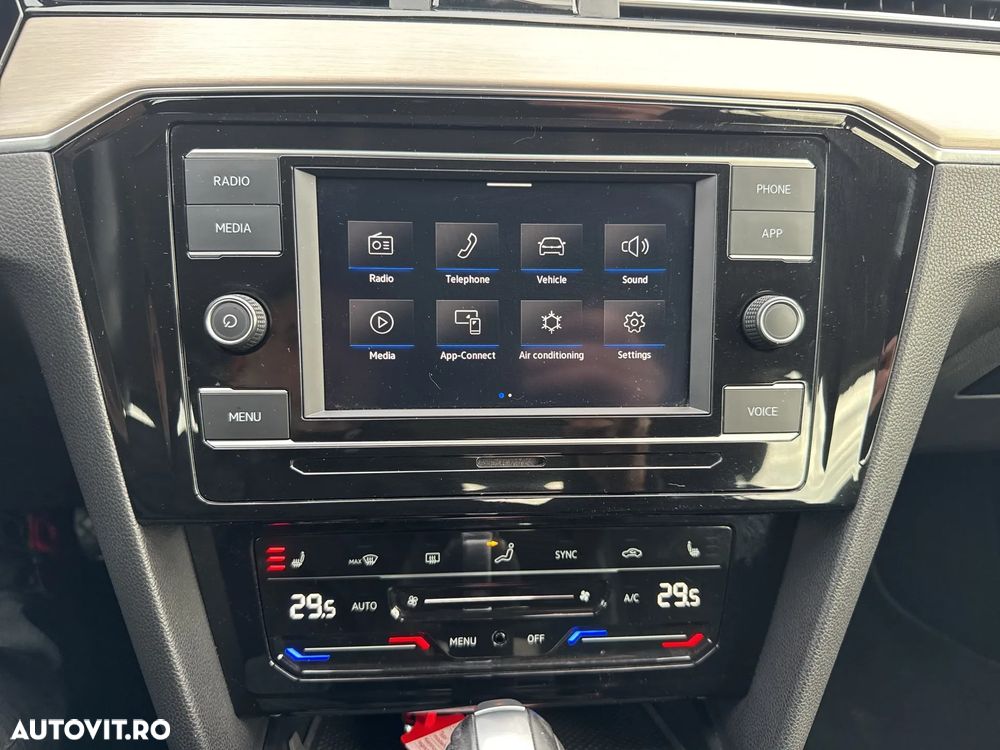 Volkswagen Passat - 21