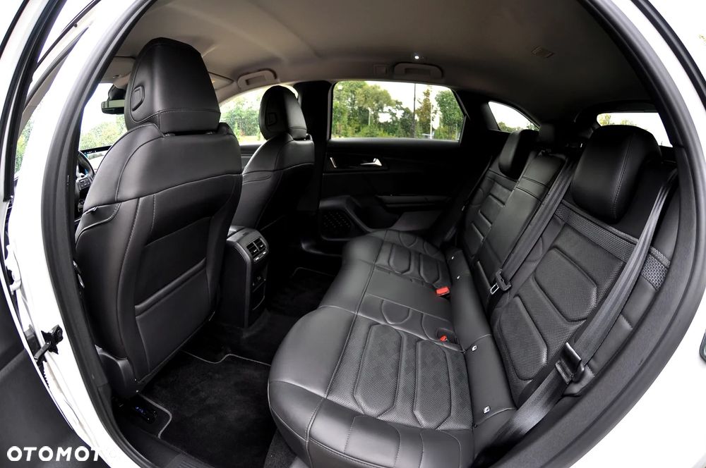 Citroën C5X 1.6 PHEV 225 Shine EAT8 - 23