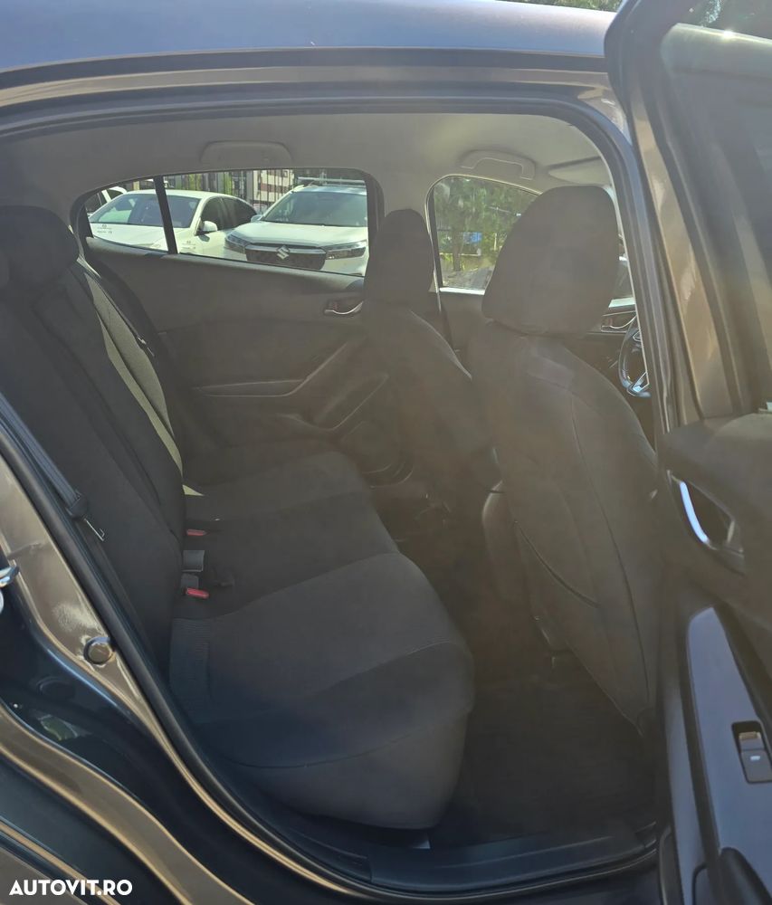 Mazda 3 G120 Revolution - 16