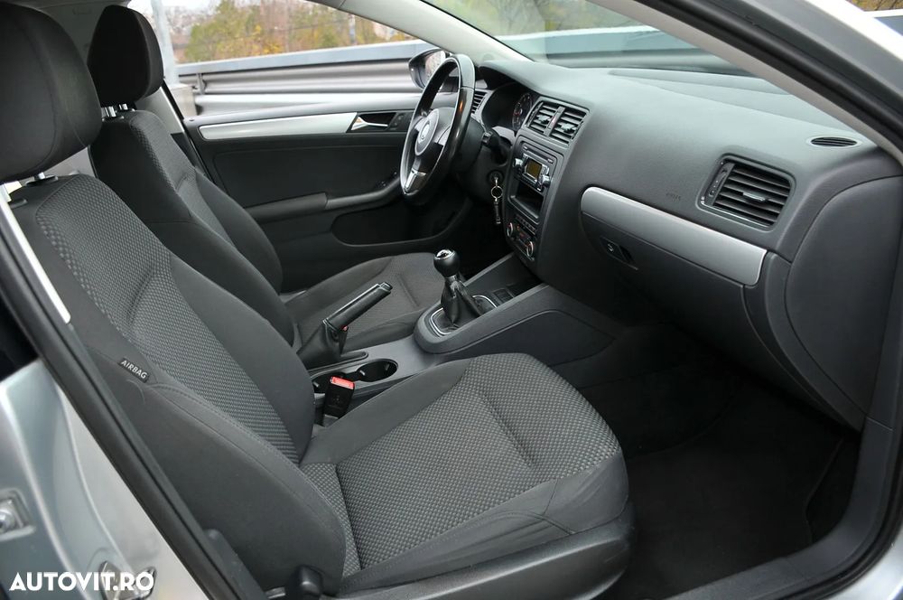 Volkswagen Jetta 1.2 TSI Trendline - 10