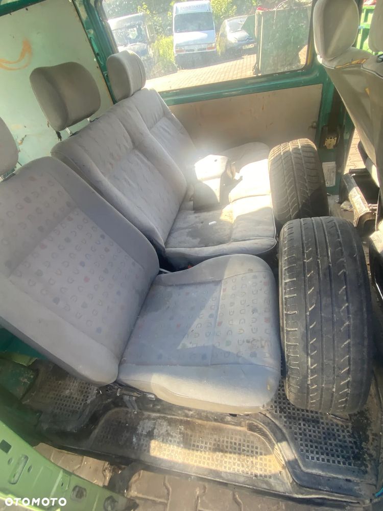 VW T4 2,4 D Doka na części - 7