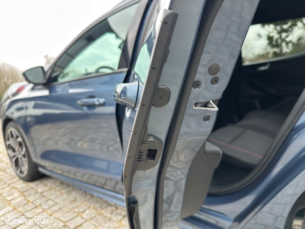 Ford Focus SW 1.5 TDCi EcoBlue ST-Line - 27