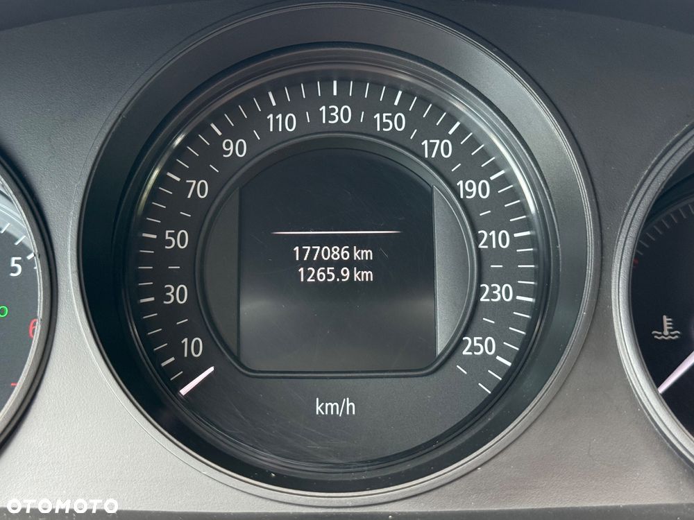 Renault Megane 1.6 SCe Business - 11