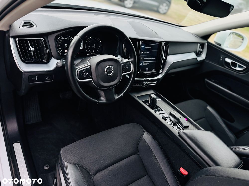 Volvo XC 60 B4 D AWD Geartronic Momentum Pro - 15