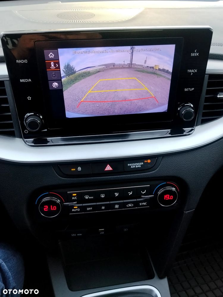 Kia Ceed 1.5 T-GDI M - 10