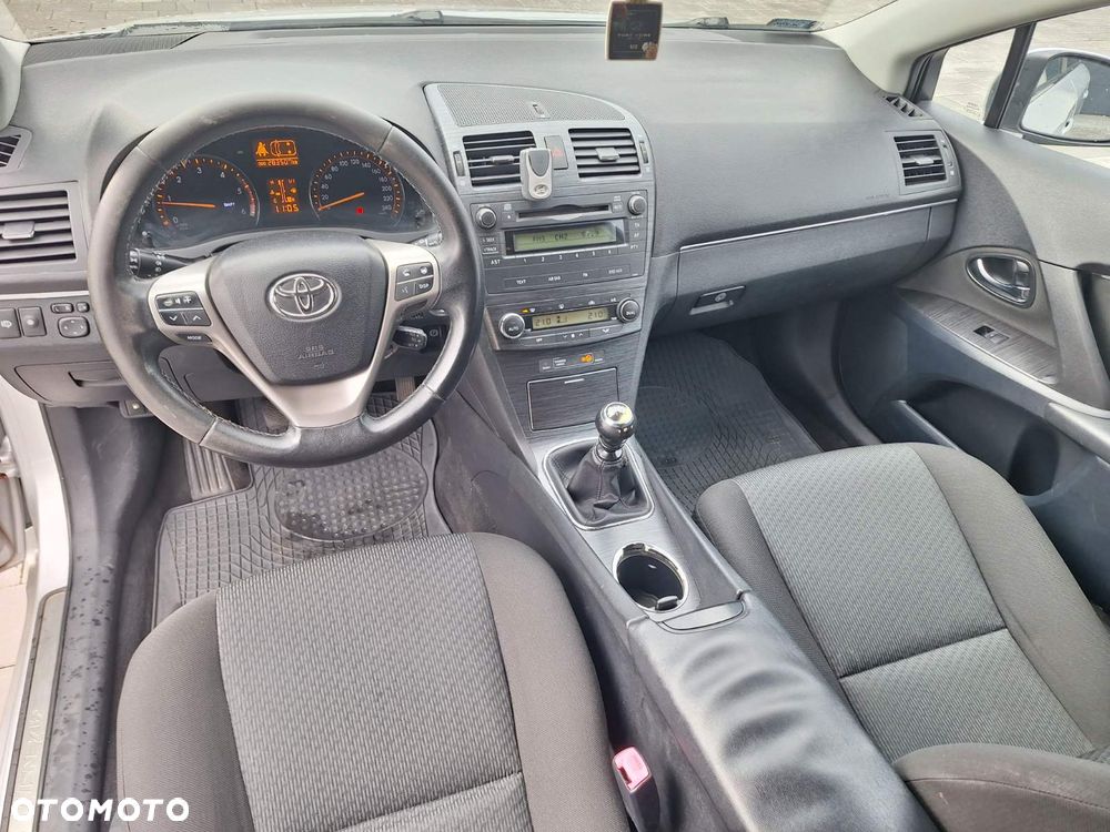 Toyota Avensis - 6