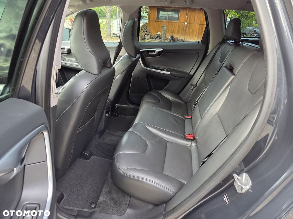 Volvo XC 60 T6 AWD Drive-E Summum - 6