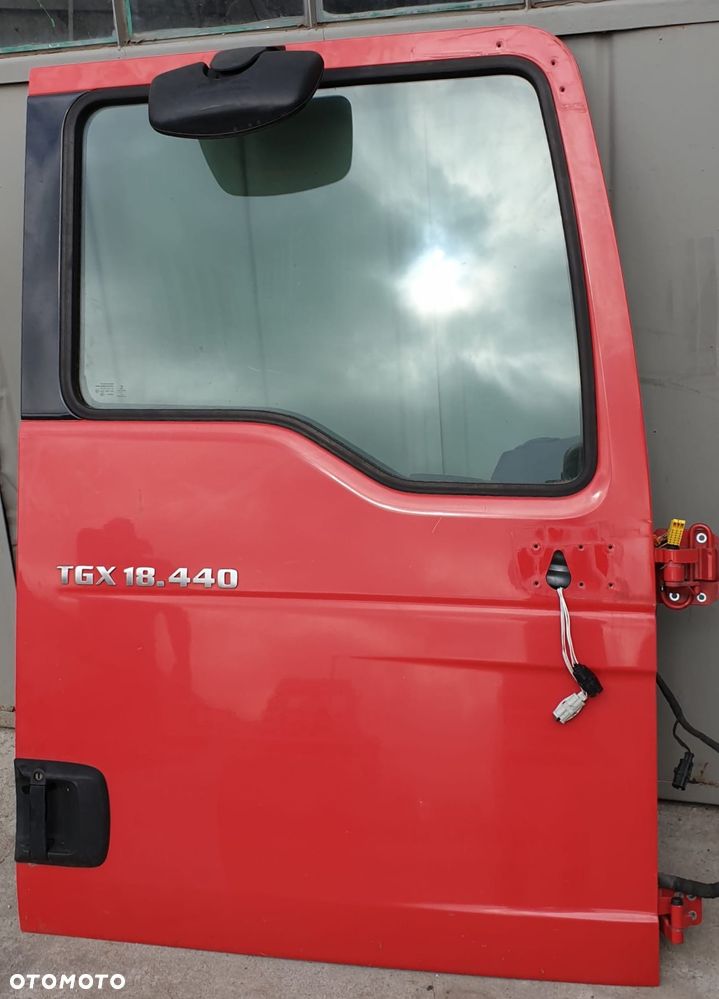 MAN TGX DRZWI KOMPLETNE PRAWE CZERWONE - 1