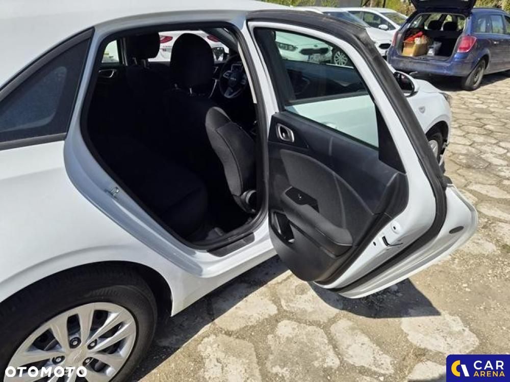Kia Ceed - 32