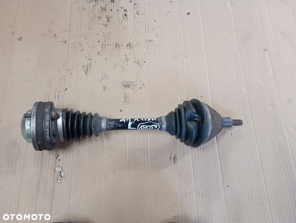 AUDI A1 1.4 TFSI PÓŁOŚ LEWA KRÓTKA 6R0407761S AUTOMAT - 1