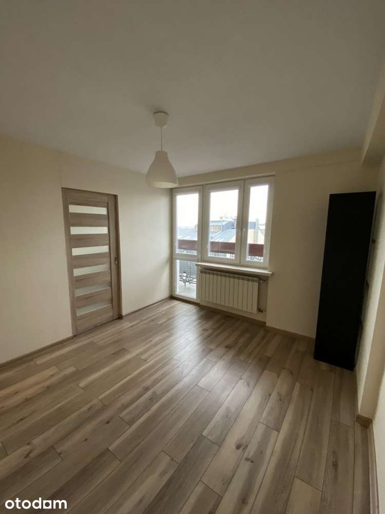 Plac Trzech Krzyży 2 pokoje 36m2