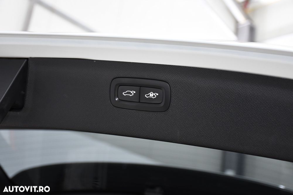 Volvo XC 90 T5 AWD 5 locuri R-Design - 22
