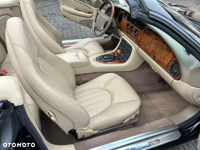 Jaguar XK8 4.0 - 11