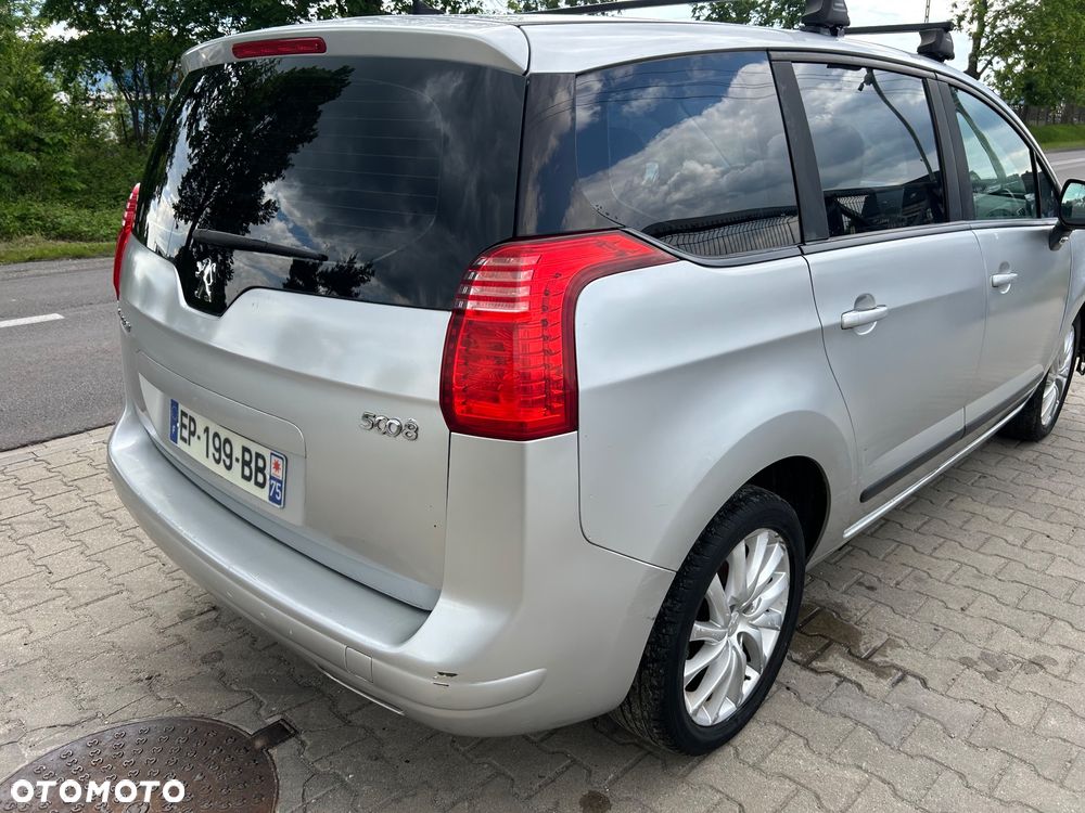 Peugeot 5008 - 1