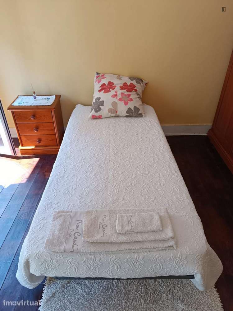 Quarto - localizado em Montarroio Coimbra - Grande imagem: 3/26