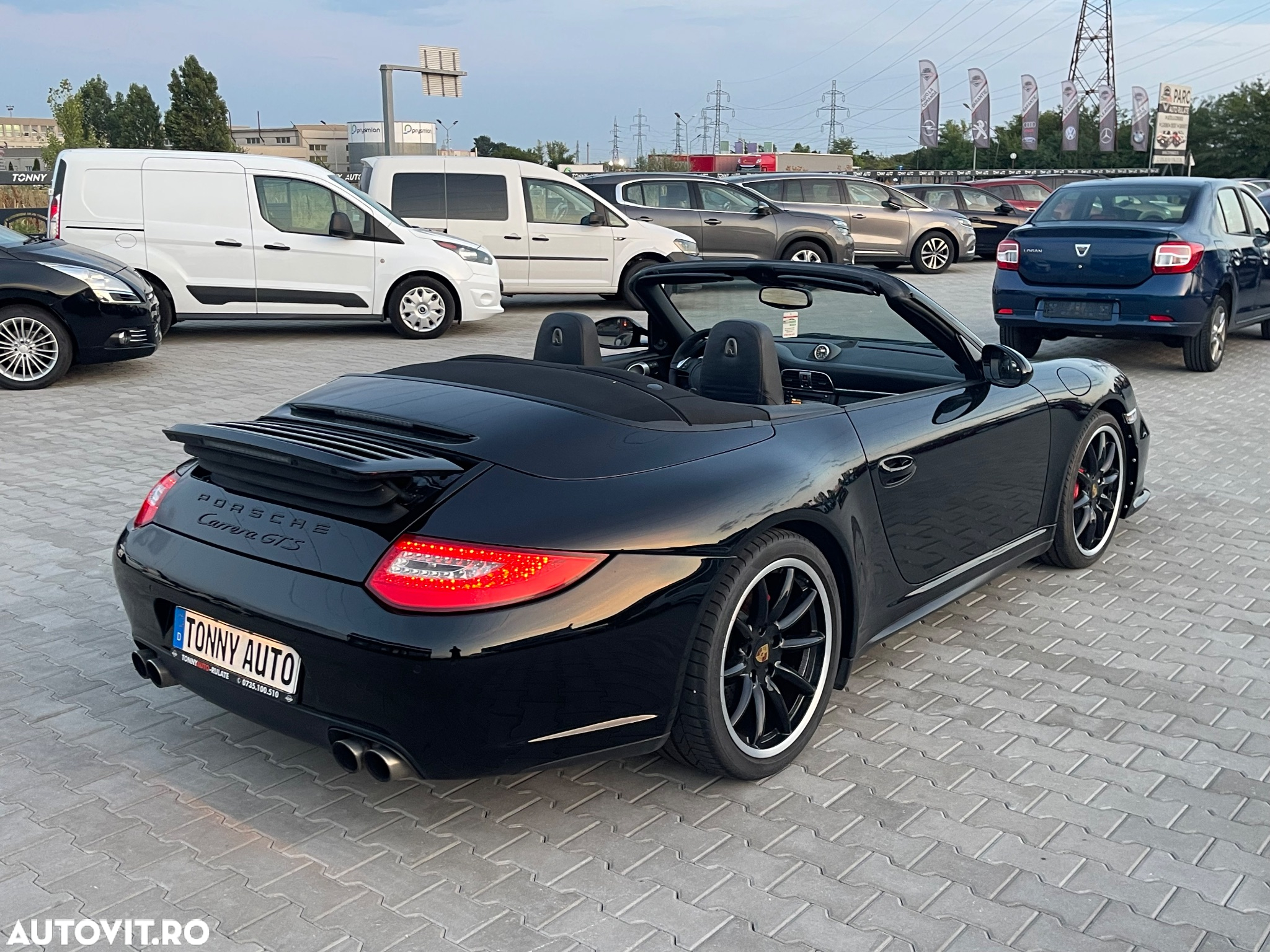 Porsche 911 Carrera 4 GTS PDK - 3