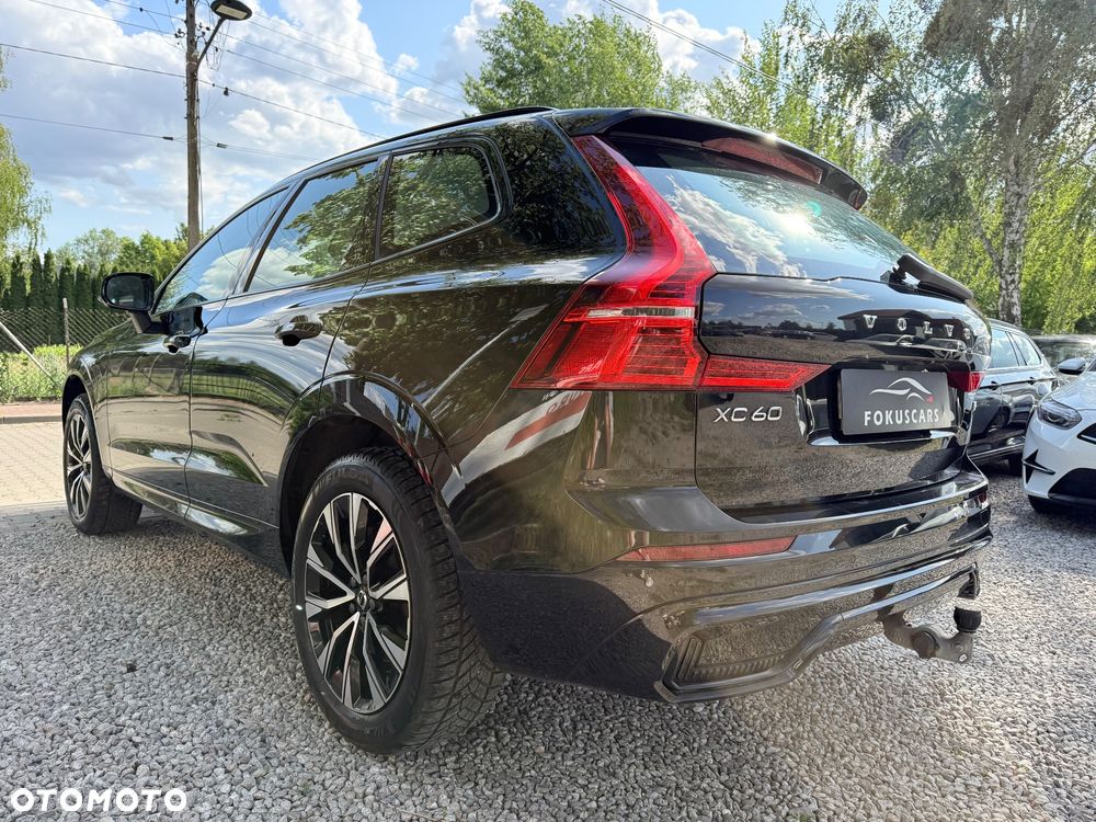 Volvo XC 60 B4 B Plus Dark - 11